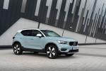 Volvo XC40 T3 Momentum 2018 года (UK)